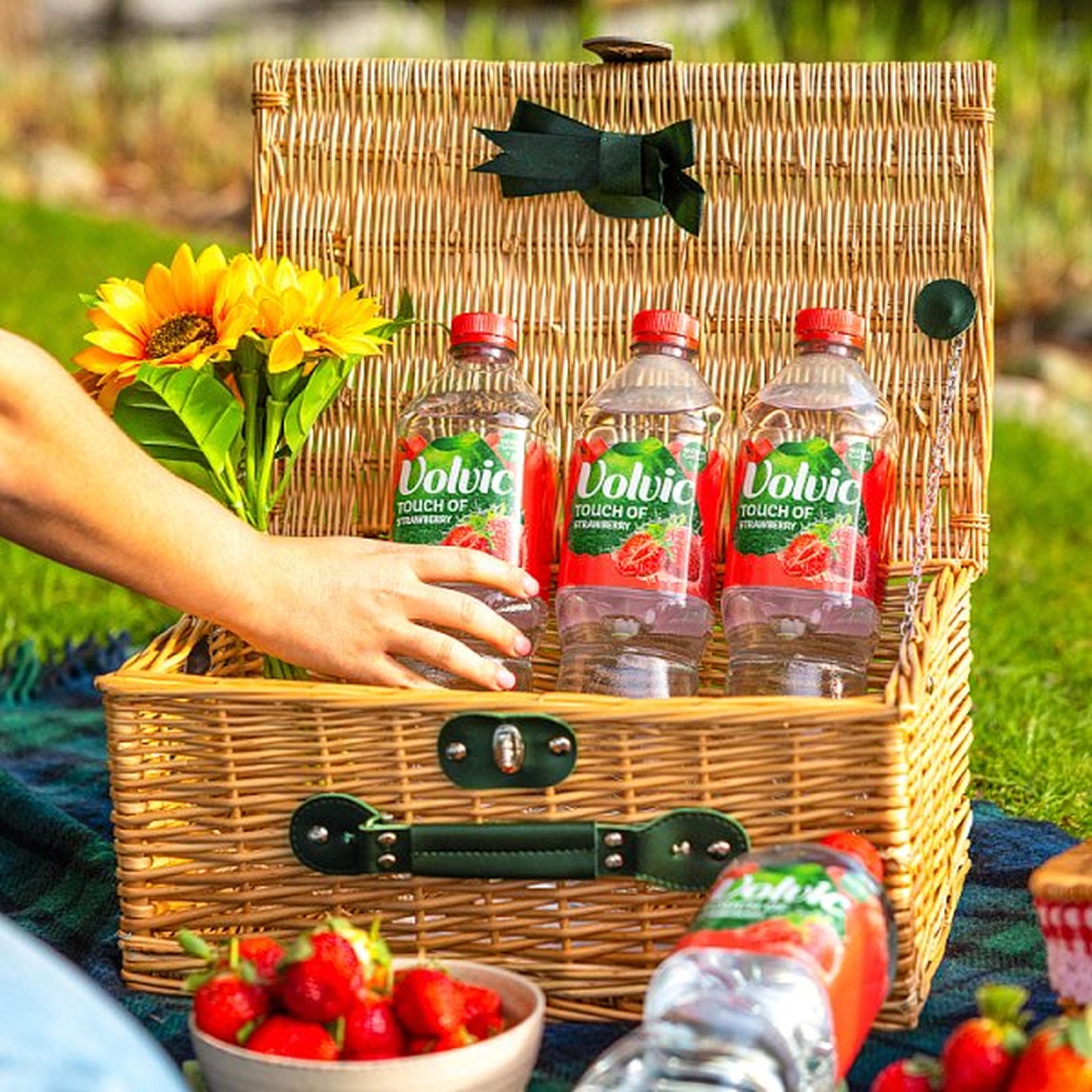 Volvic Touch of Fruit Strawberry Still Flavoured Water 6 x 1.5L