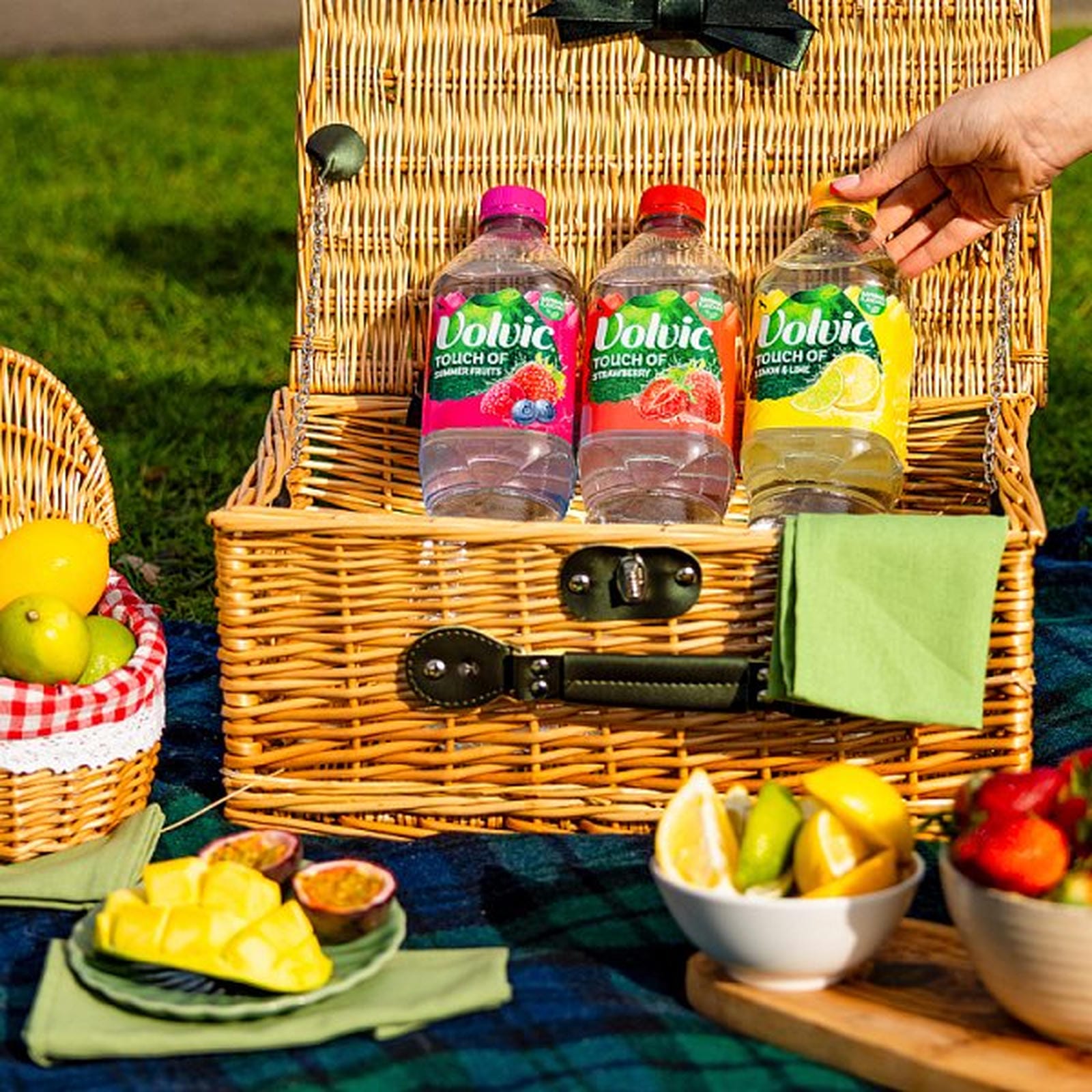 Volvic Touch of Fruit Low Sugar Summer Fruits Natural Flavoured Water 6 x 1.5L