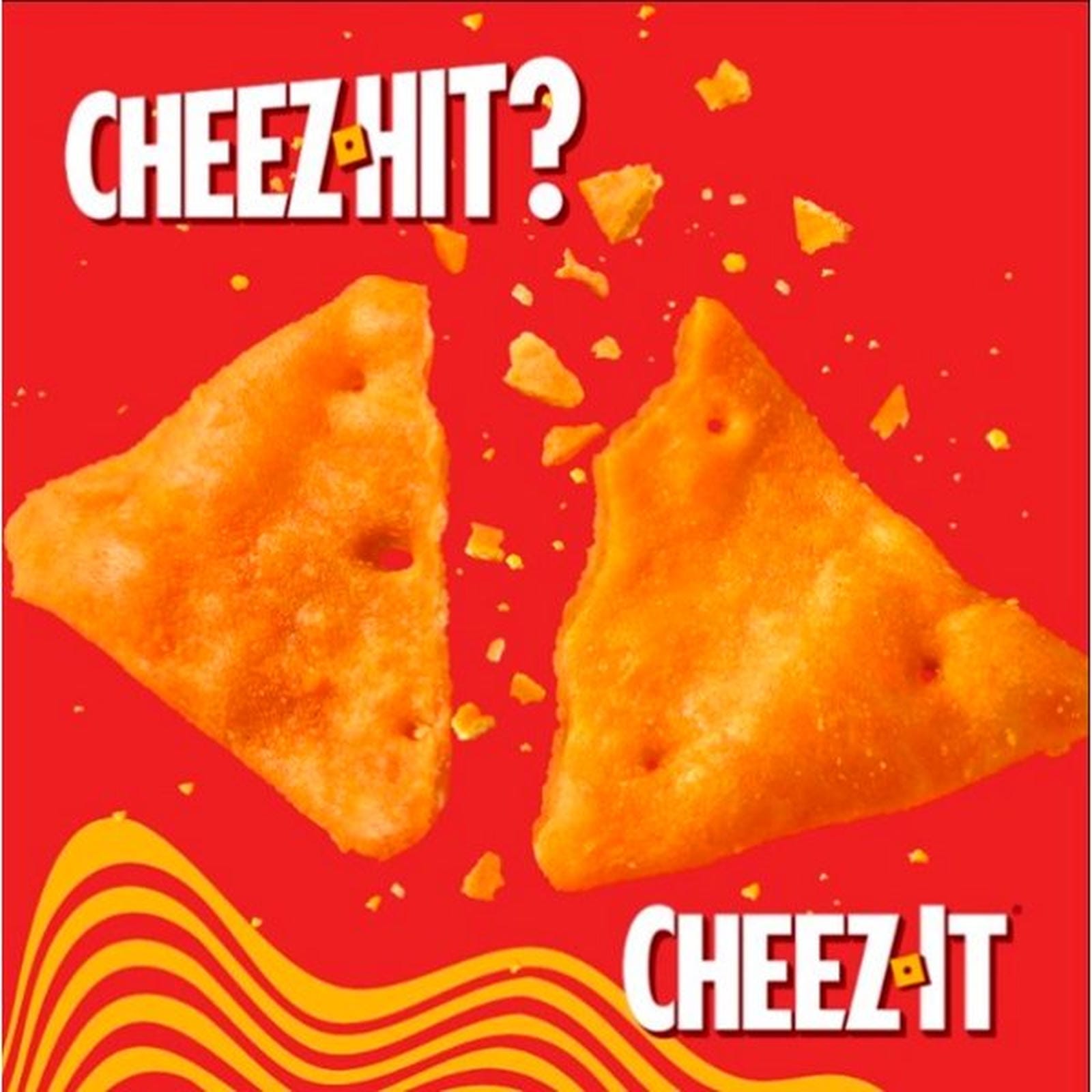 Cheez-It Cheese & Chilli Thin & Crispy Baked Snacks 16 x 65g PMP £1.25